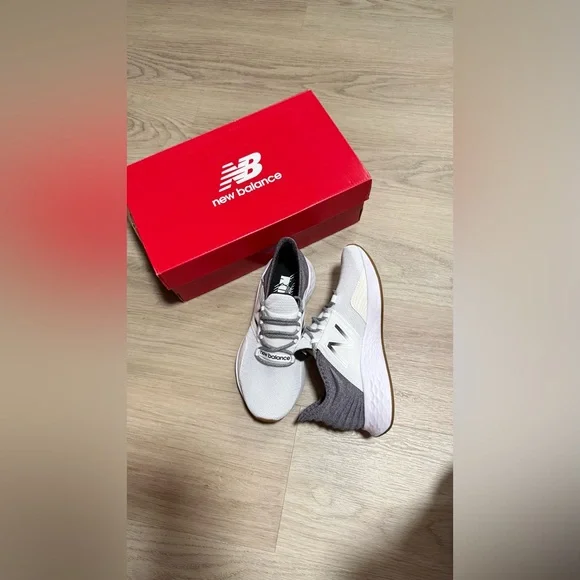 New Balance White and Gray Women's Shoes - Picture 6 of 9